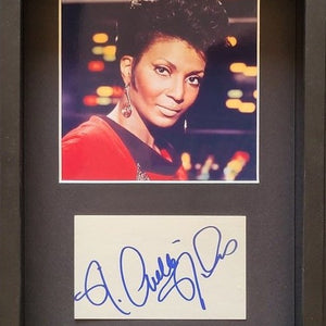 Nichelle Nichols Autogramm – Star Trek – Cut Signatur & Rahmen 23x32 COA (JSA)