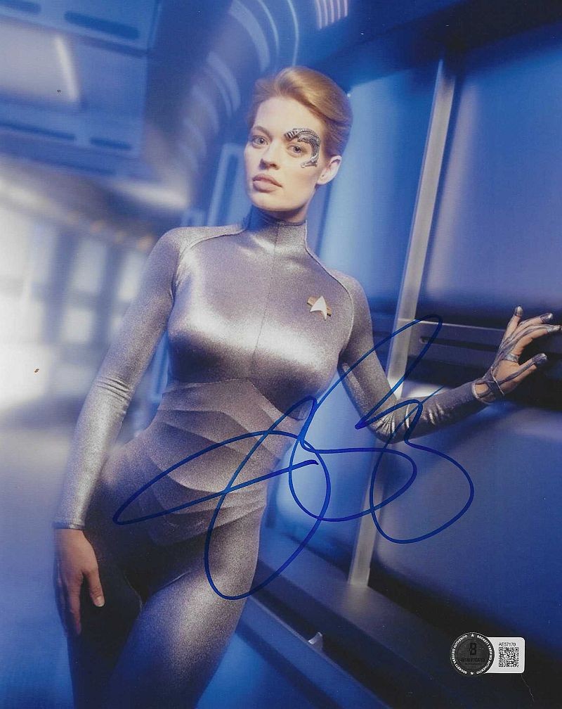 Jeri Ryan Originalautogramm 20 x 25 cm mit COA (Beckett)
