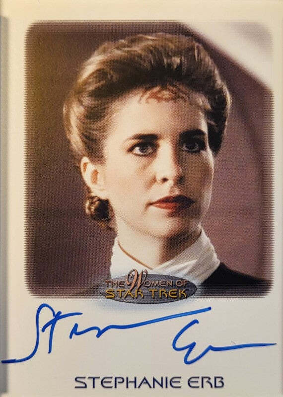Stephanie Erb als "Liva" - Star Trek Next Generation - 2015 Rittenhouse - Auto