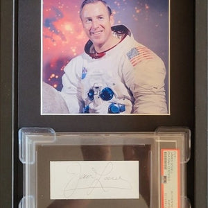 Jim Lovell Autogramm – Apollo 13 Commander – PSA Slab im Rahmen 23x32 cm