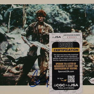 Charlie Sheen (Chris Taylor – Platoon) 20 x 25 cm Autogramm mit COA (JSA)