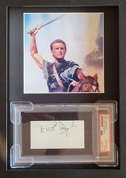 Kirk Douglas Autogramm – Hollywood Legende – PSA Slab im Rahmen 23x32 cm