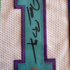 Muggsy Bogues Autogramm - Custom Jersey signiert mit COA (AWM)