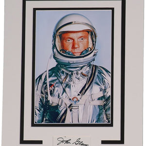 John Glenn (erster Amerikaner im All) 28 x 36 cm Autogramm Cut-Display mit COA