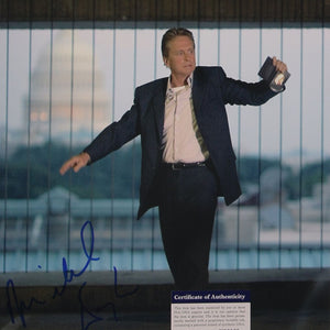 Michael Douglas (Sentinel) 28x36 cm Autogramm COA (Beckett)