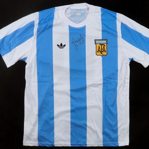 Mario Kempes Autogramm - signiertes Jersey mit COA (JSA)