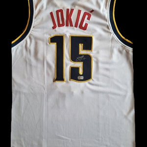 Nikola Jokic Autogramm - Custom Jersey signiert mit COA (Beckett)